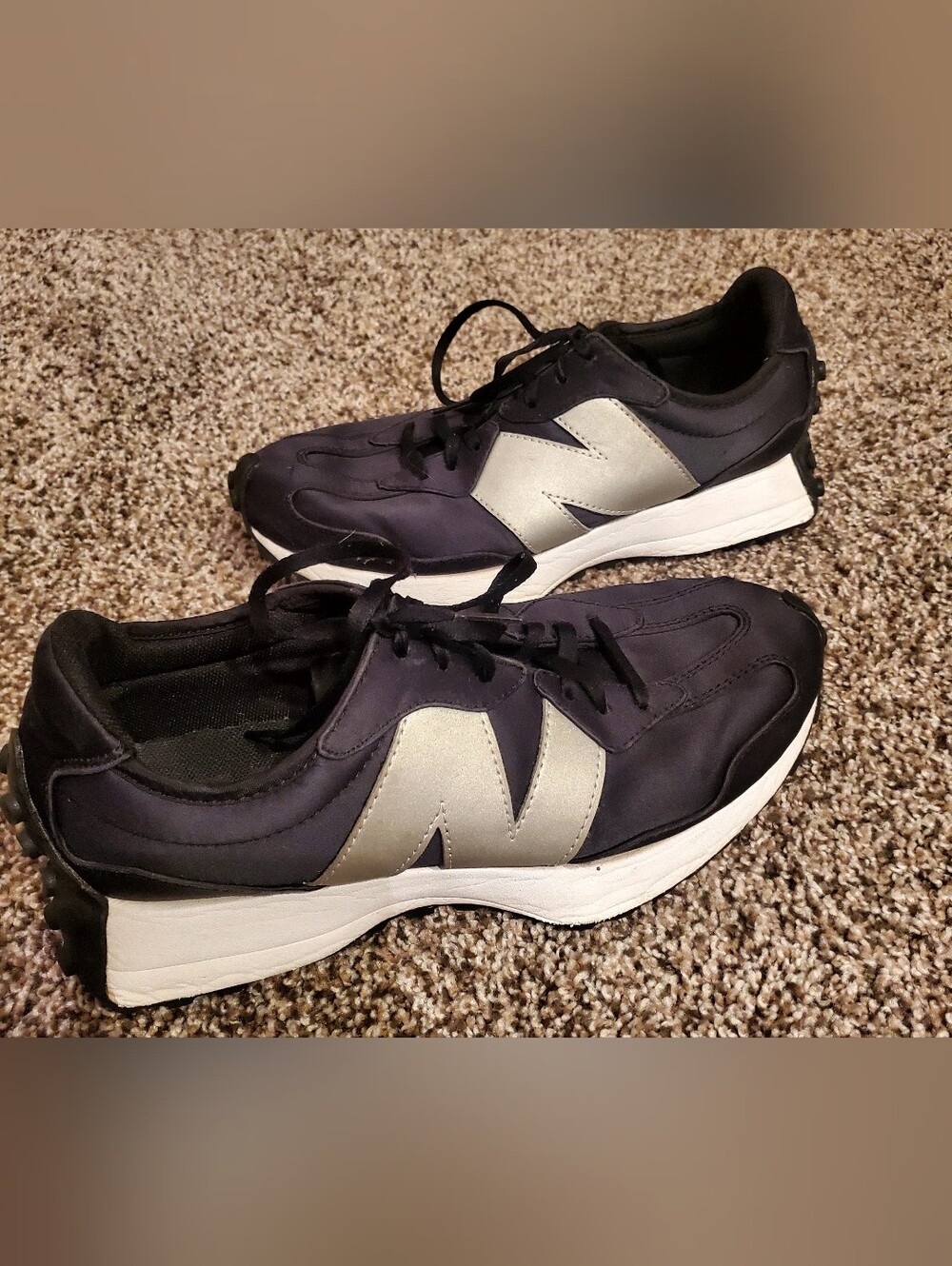 New Balance 327 Women’s 9 Black Sneakers with Silver Logo Accent